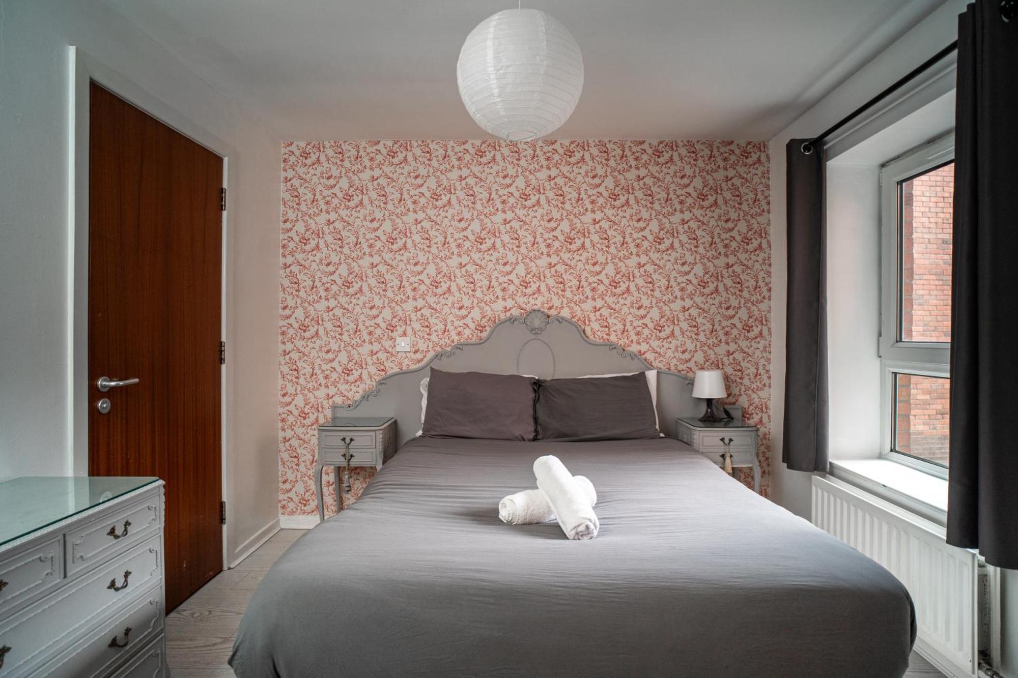 3 Bedroom Central Apartment In Belfast City Centre Luaran gambar