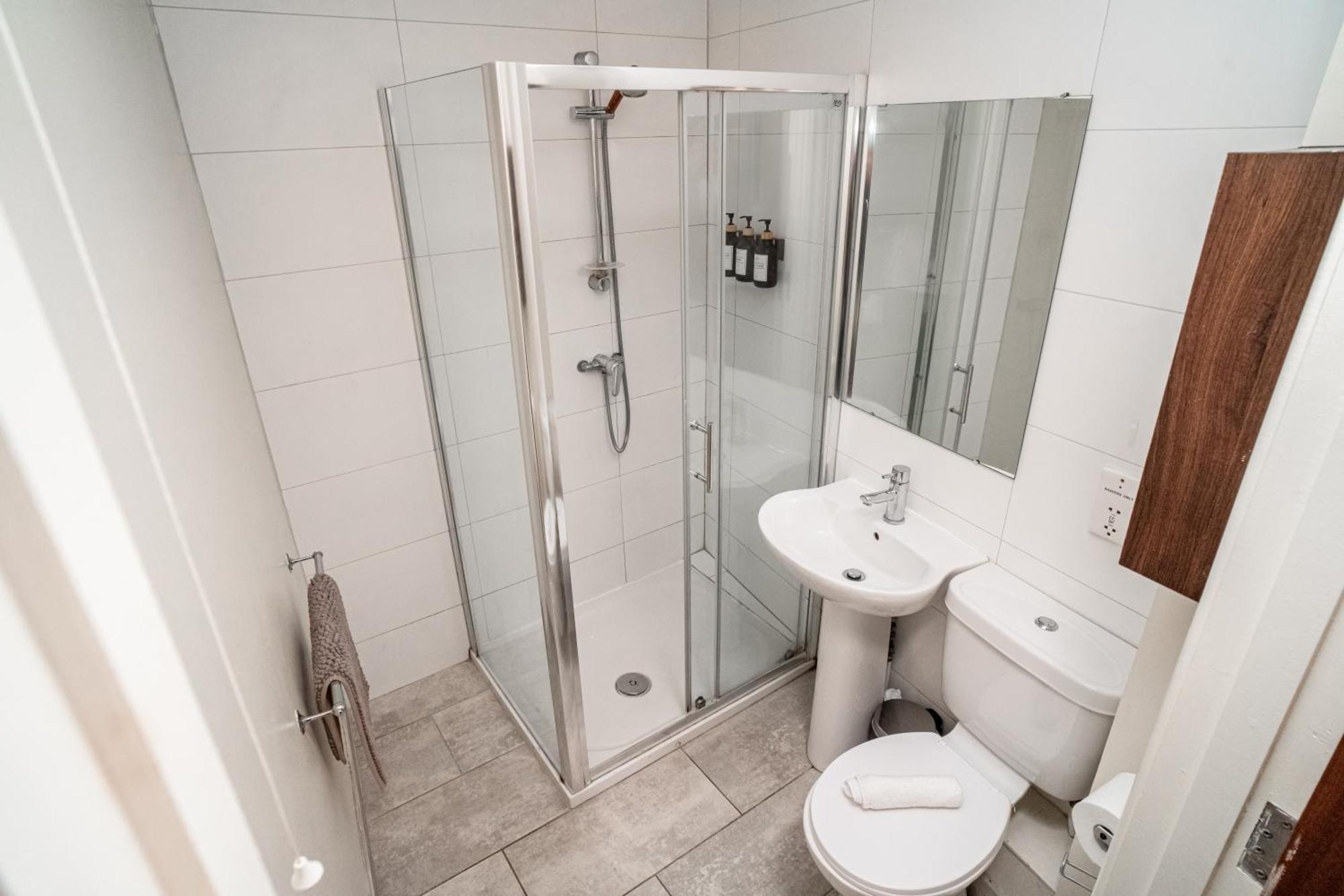 3 Bedroom Central Apartment In Belfast City Centre Luaran gambar