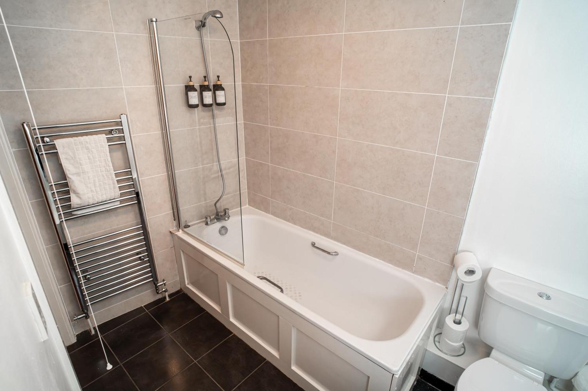 3 Bedroom Central Apartment In Belfast City Centre Luaran gambar